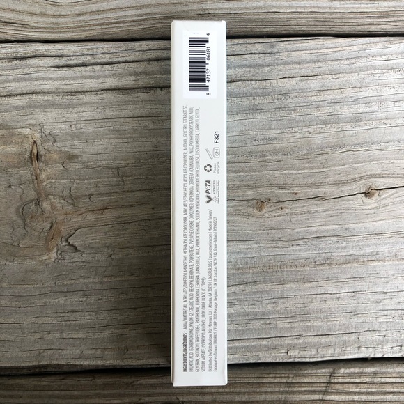 PUR Fully Charged Mascara Powered by Magnetic Technology - Picture 5 of 8